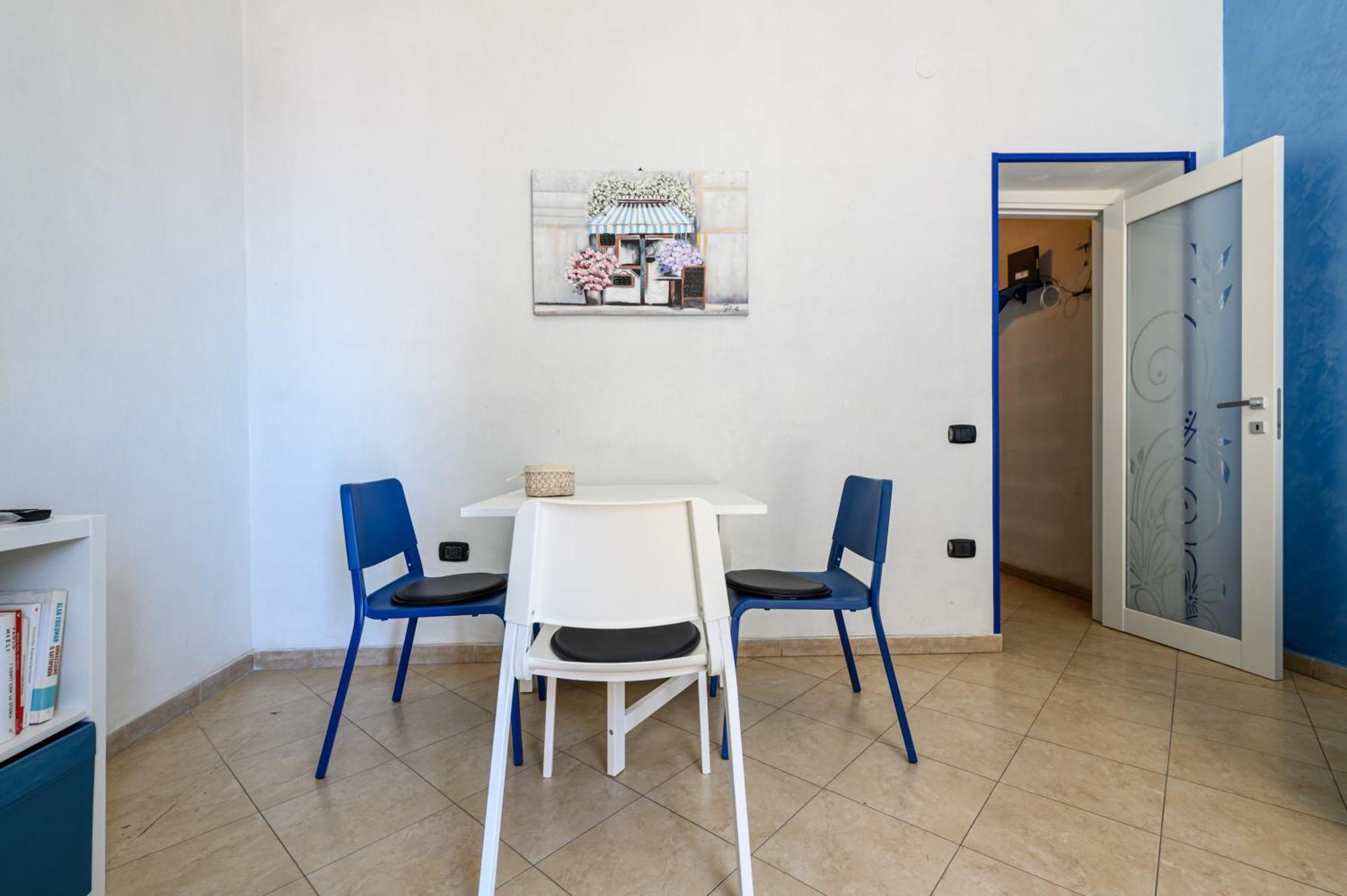 Via Nuova Marina 121 - 2 *